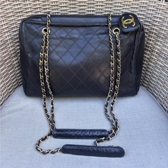 Authentic CHANEL wild stitch lambskin black shopper tote oversized CC charm - Picture 1 of 15
